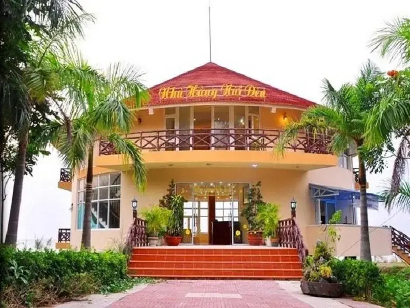 Nui Den Resort