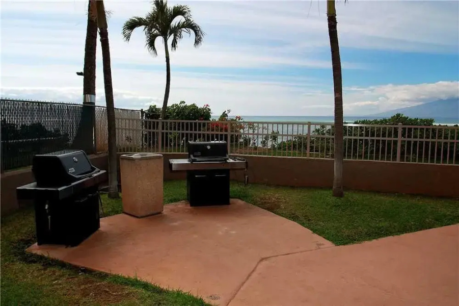 Royal Kahana 511 by RedAwning
