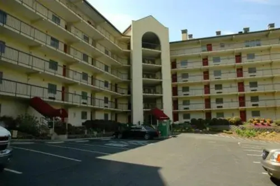 Gatlinburg Chateau Condo #506 by RedAwning