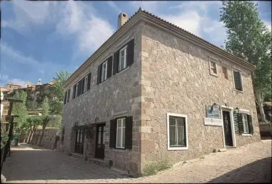 Triena Rooms