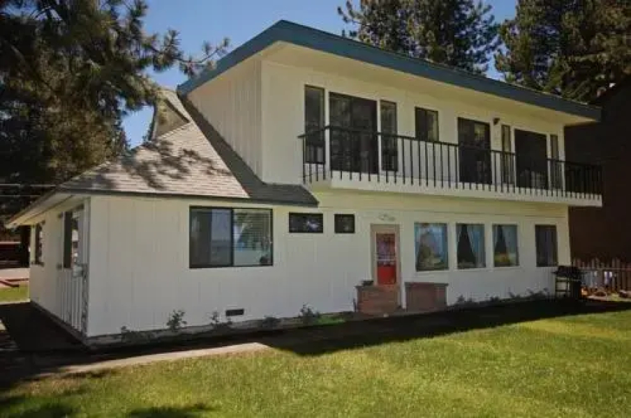 Lakeview Avenue Holiday home