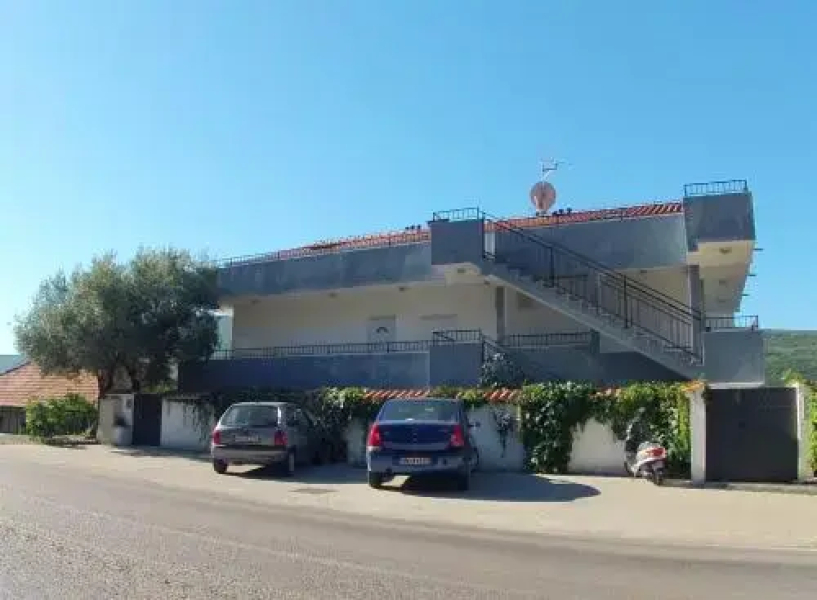 Montra Apartments