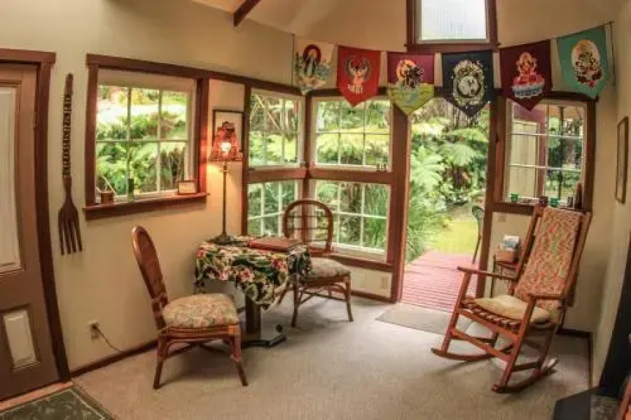 Ferny Hollow: Romantic Rainforest Cottage