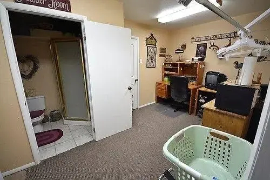 Moose3 - 3 Br townhouse by RedAwning