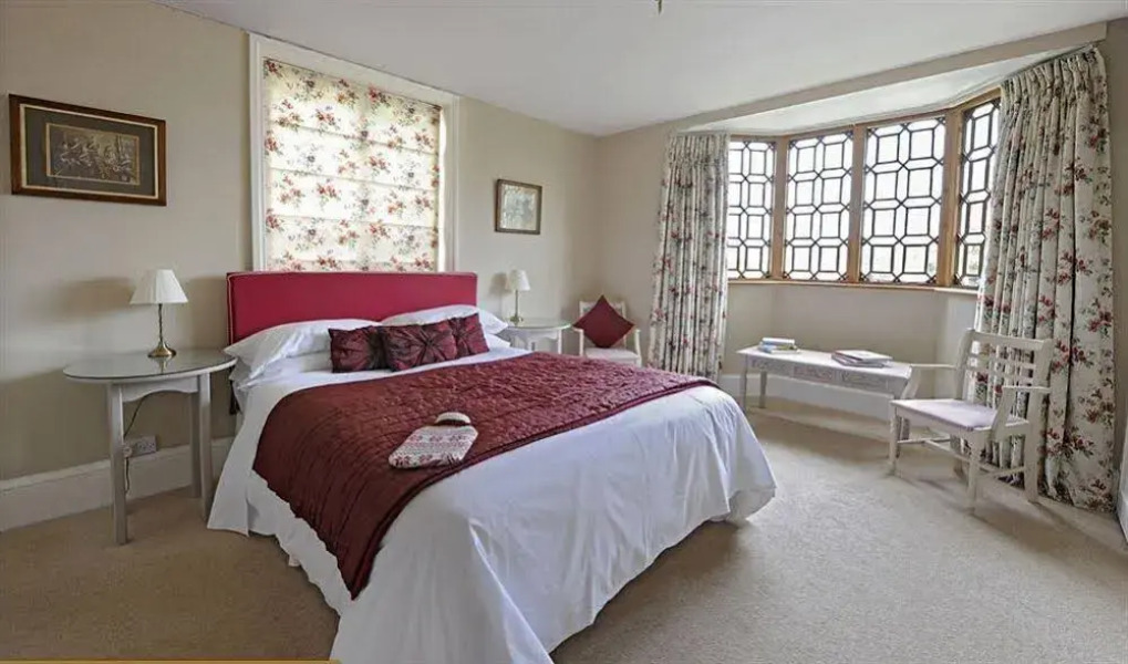 The Cholmondeley Arms - Inn