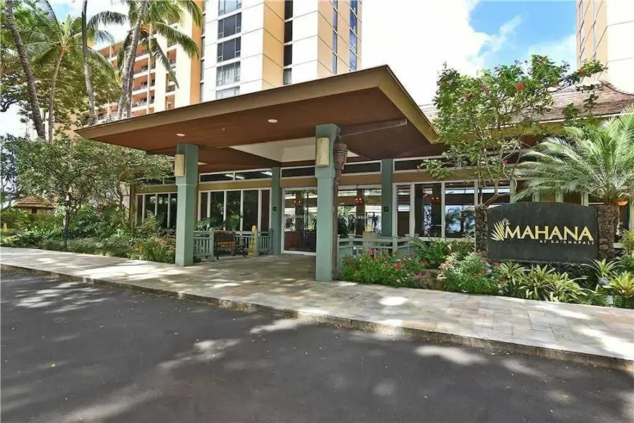 Mahana Resort #1217 1 Bedroom Condo by RedAwning