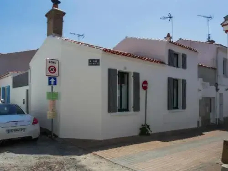 House with one bedroom in Saint Gilles Croix de Vie with furnished terrace and WiFi 300 m from the beach