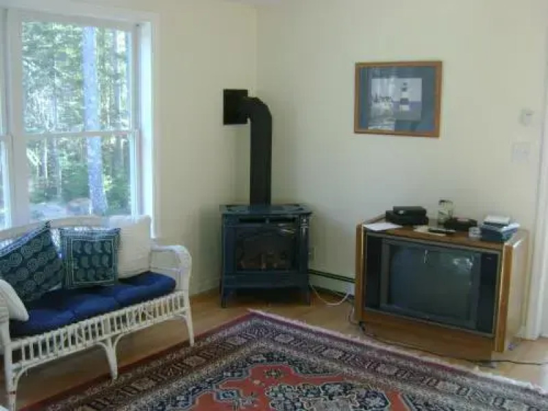 Oceanfront Hancock Cottage