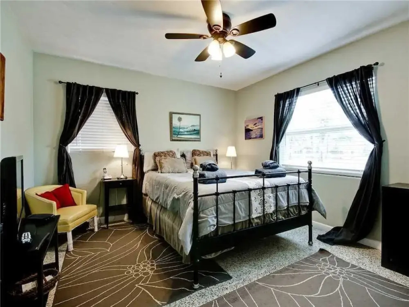 Venice Harbor 604 - One Bedroom Home