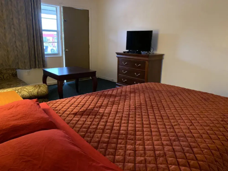 Motel 8 Lake City