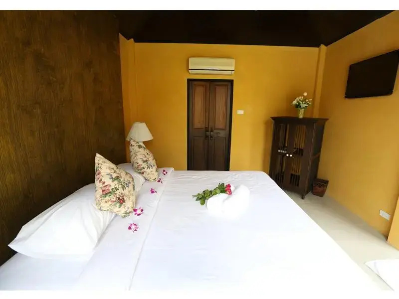 Ruen Parichart Tropical Resort