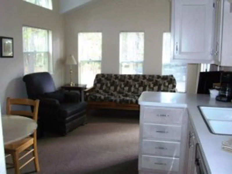 Bend-Sunriver Camping Resort Cottage 2
