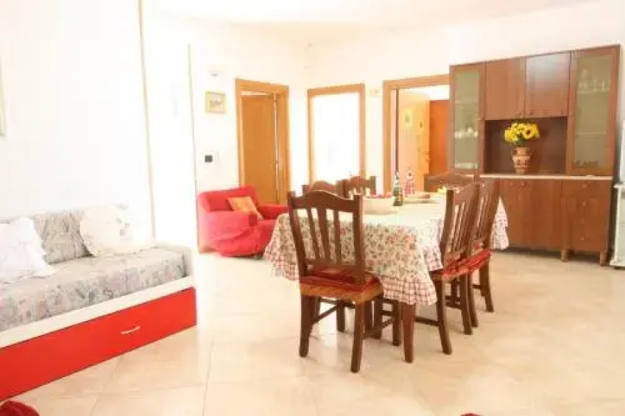 Cotriero Pineta White House