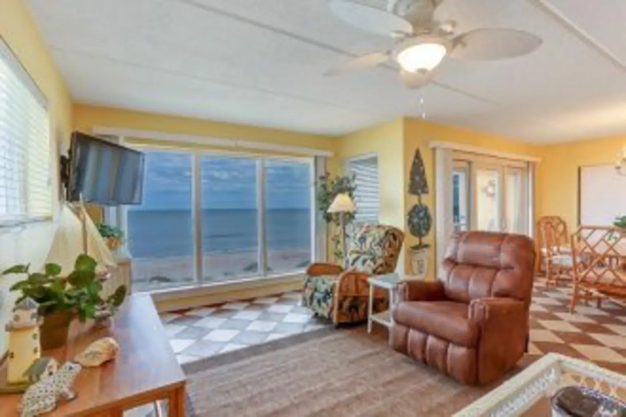 Affordable Condo with Amazing Ocean View by RedAwning