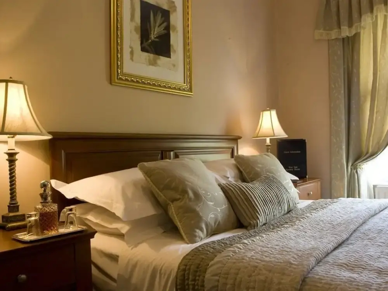 West Vale Country House