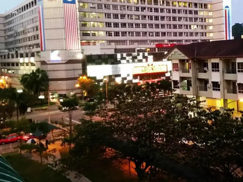 KK Waterfront Suites at Marina Court
