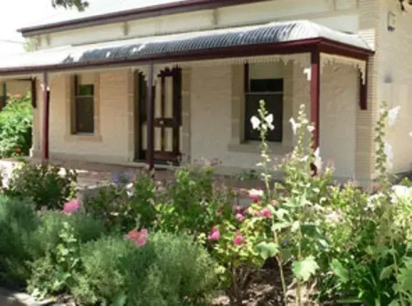 Acorn and Walnut Cottages