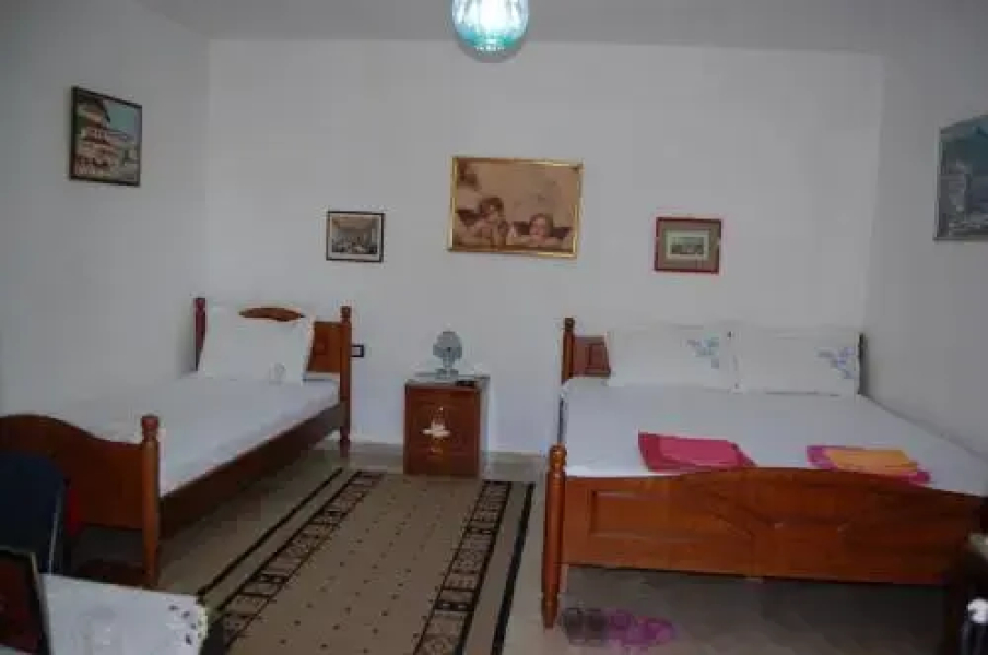 Guesthouse Alvaro Kadiu