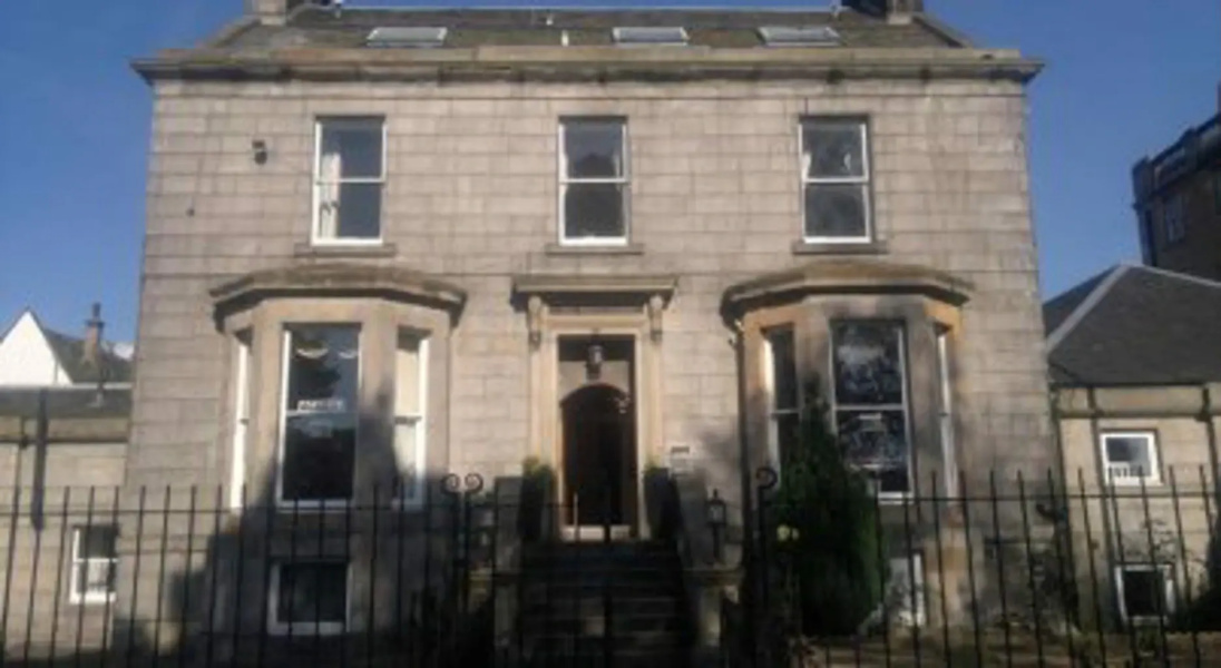 Abbots House Hotel - B&B