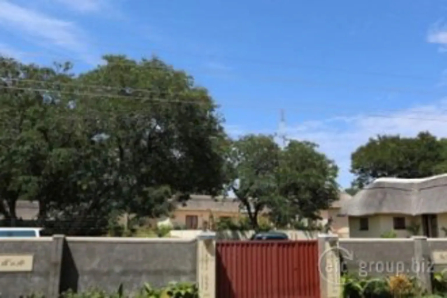 Mandebele Lodge