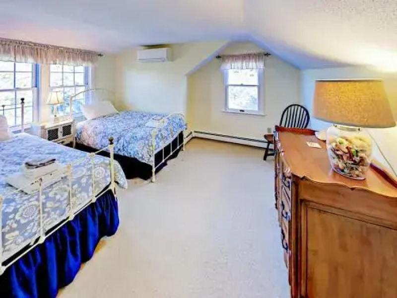 200 Shurtleff Rd Home - 3 Br home by RedAwning