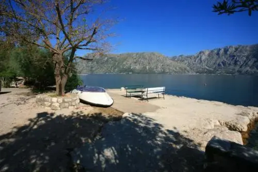 The Stone House, Prcanj 165