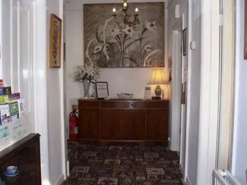 Roslyn House