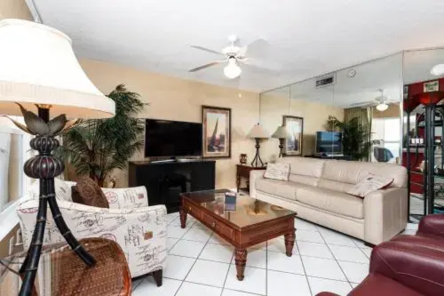 Islander 7008 by RedAwning