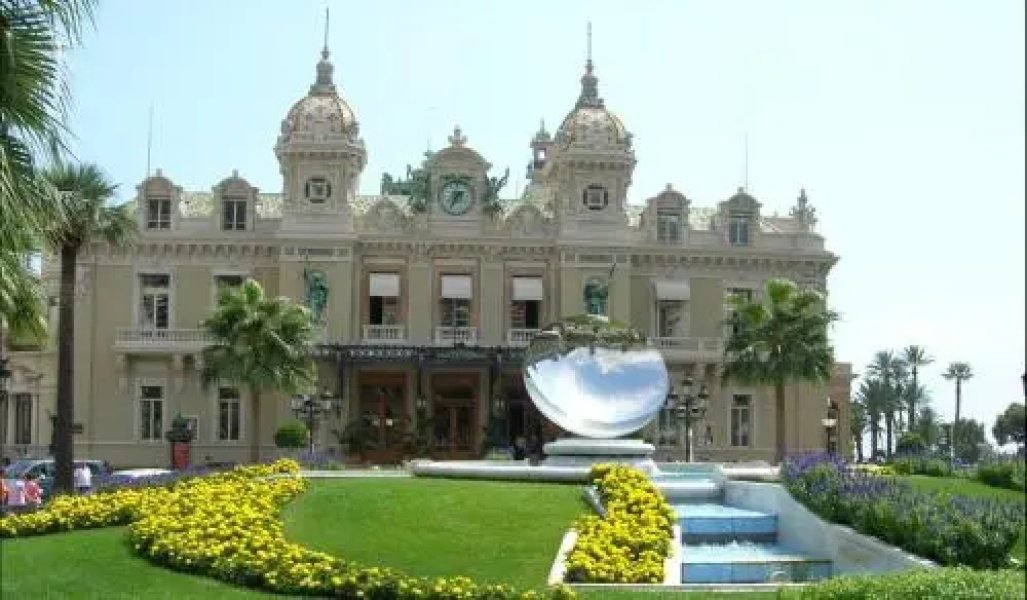 Overlooking Monte Carlo - Trophée dAuguste