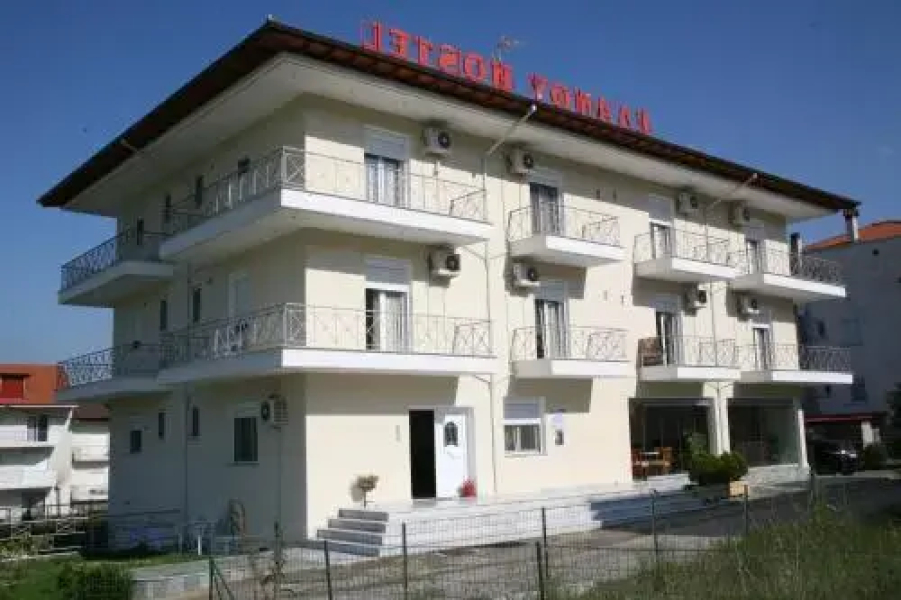 Elanthi Hostel