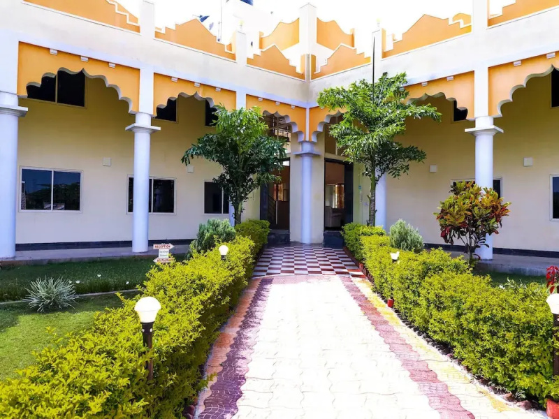 Stay Simple Brindavan Hotel