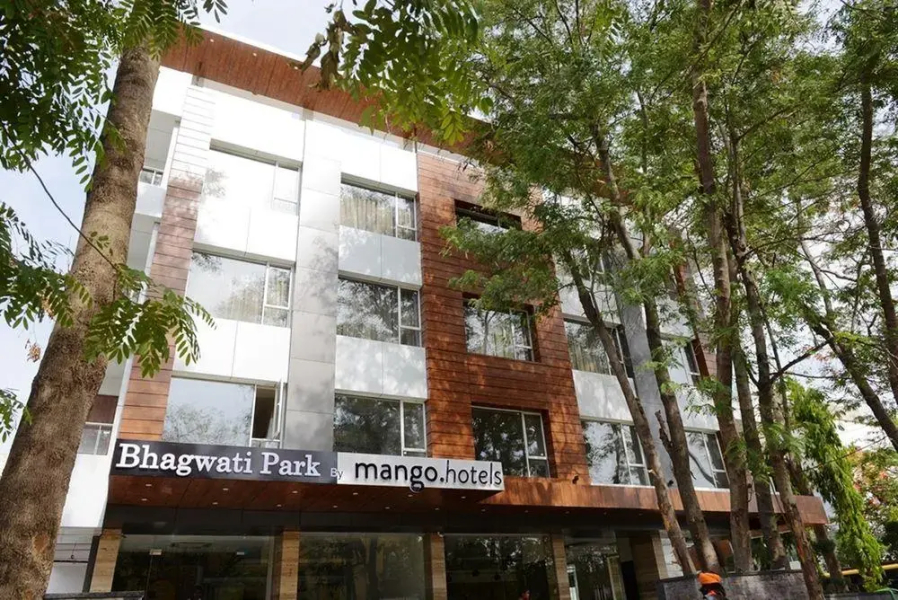 Mango Hotels Bhagwati Park
