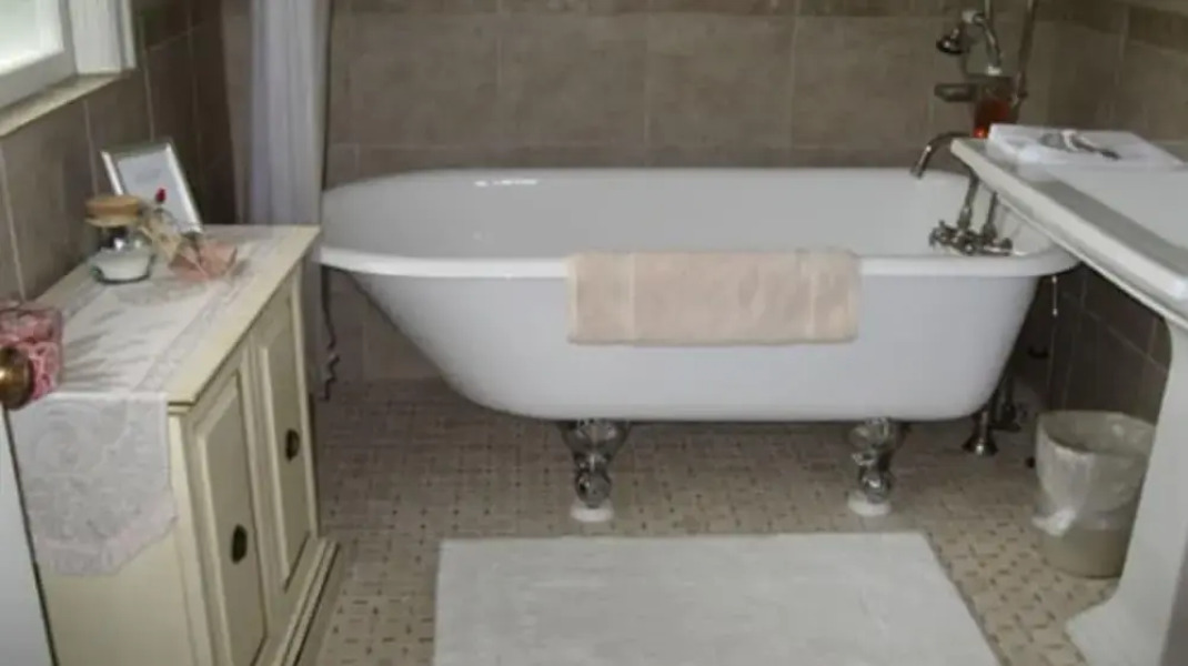 The Maxwell House Bed and Breakfast