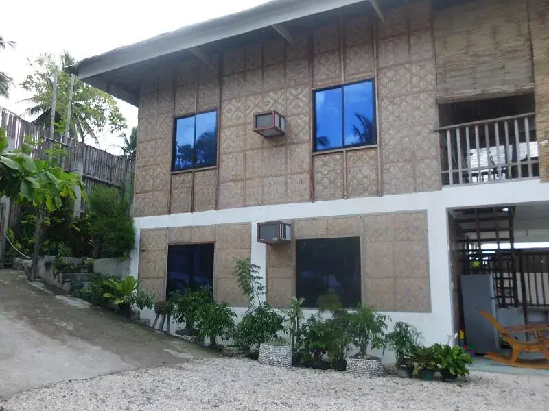 Ginatilan Beach Resort - Sunset Beach