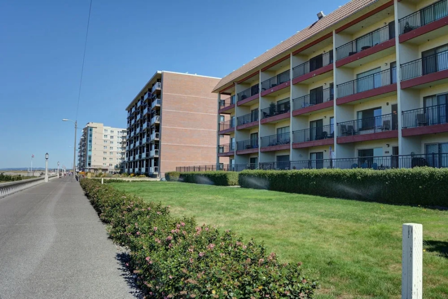 Seaside Beach Club 204 1 Br condo by RedAwning