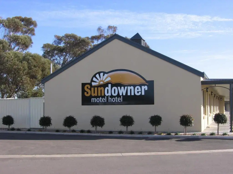 Sundowner Motel Hotel