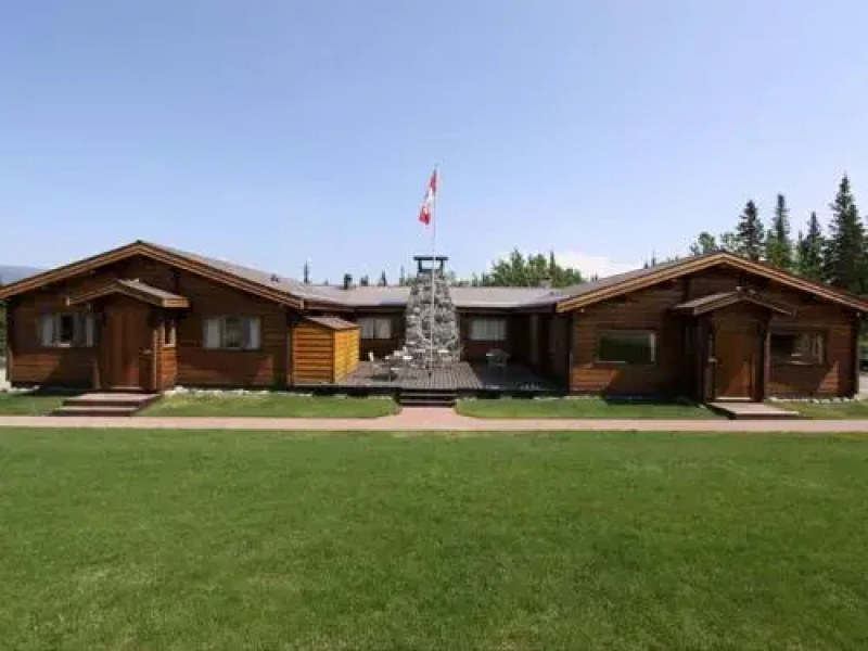 Dalton Trail Lodge