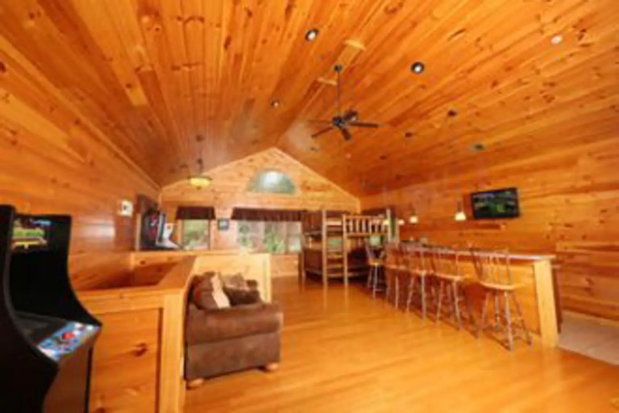 Bearskin Lodge by RedAwning