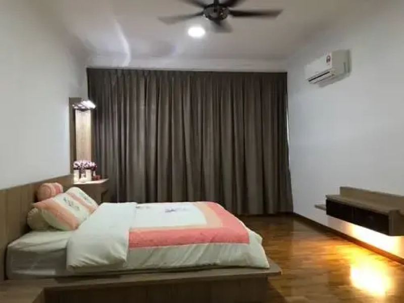 Shiny Homestay