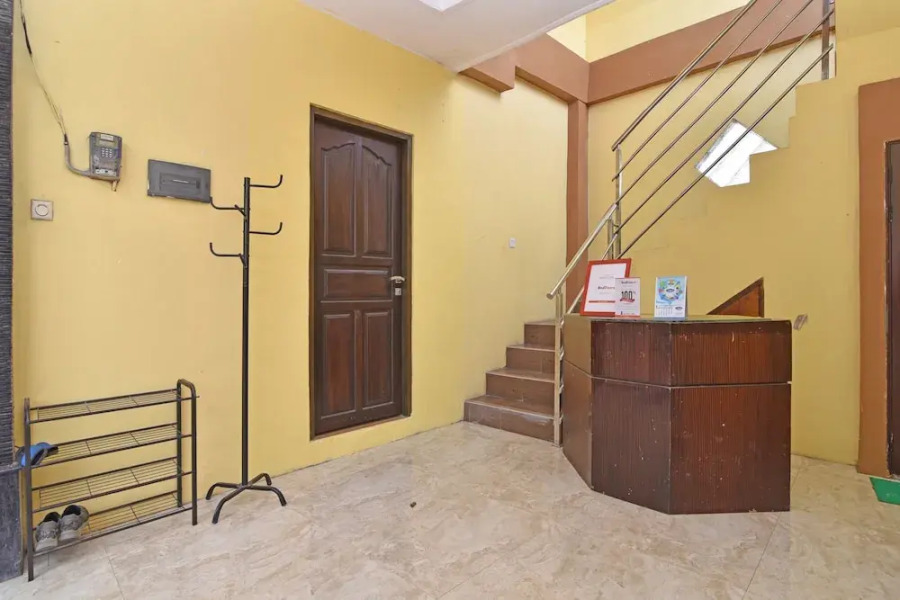 RedDoorz near Garuda Wisnu Kencana