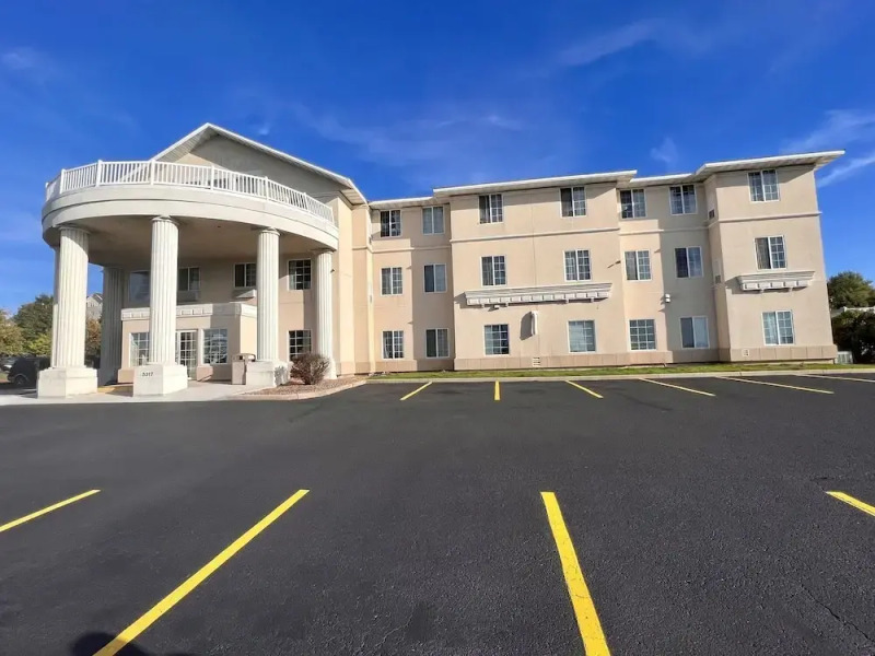 GrandStay Residential Suites