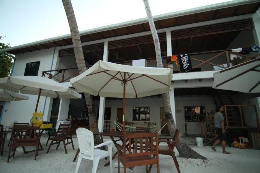 Thulusdhoo Surf Camp