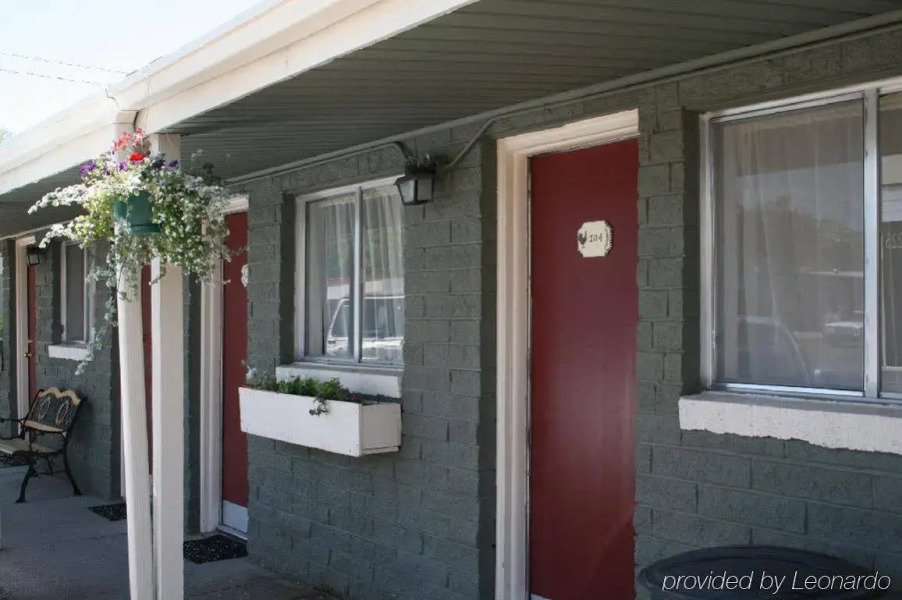 Minecart Motor Lodge