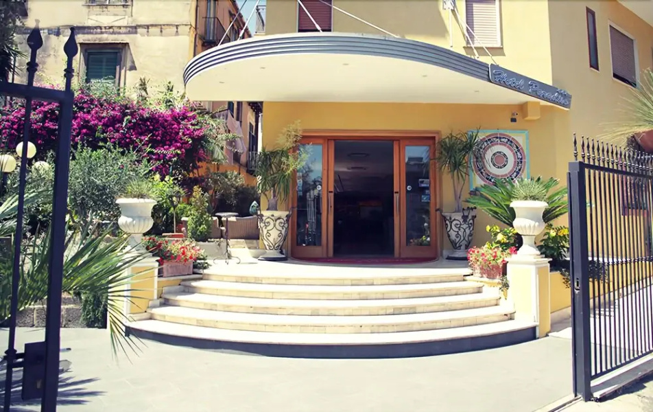 Paradiso Hotel