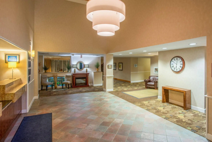 Holiday Inn Express Hotel & Suites Brattleboro by IHG