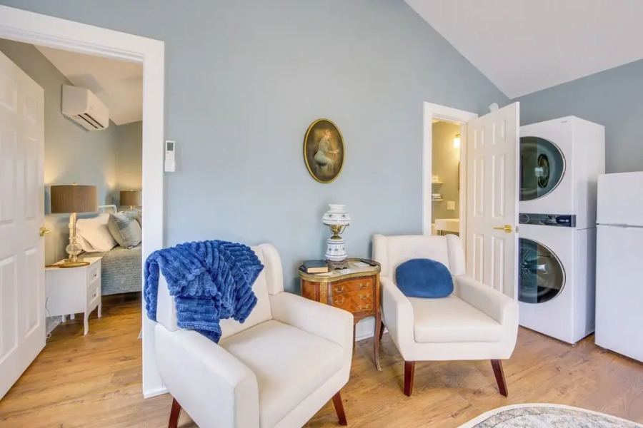 Half-mi to Dtwn: New Cottage in Jefferson!