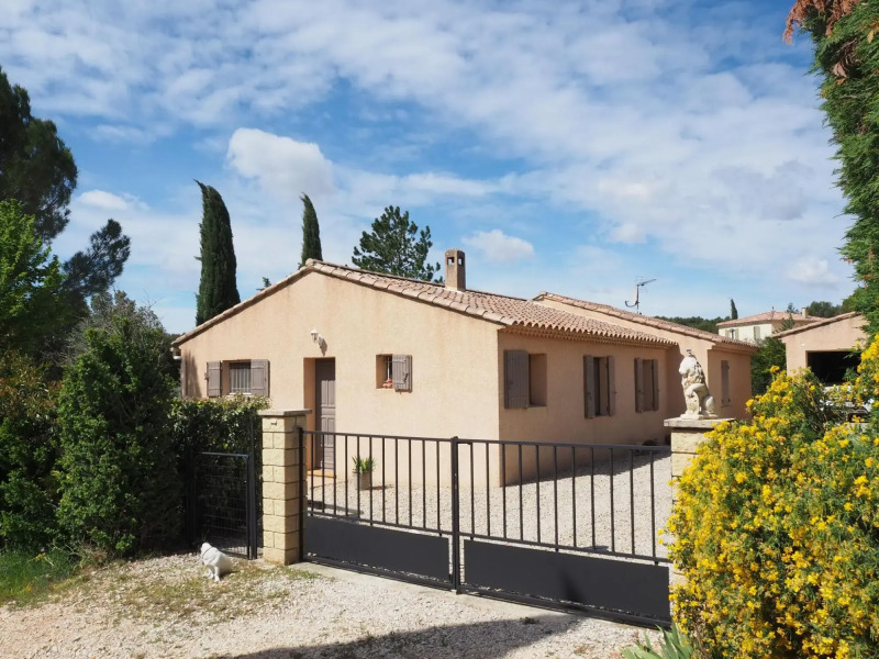 Holiday home with outdoor pool, Bédoin