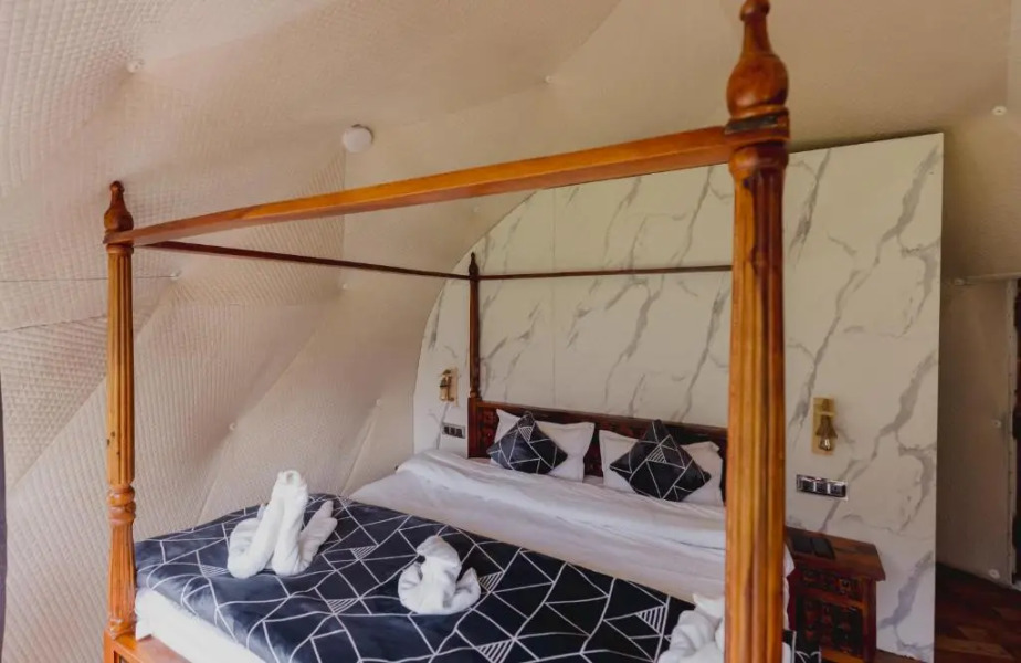 Panaash Eco World, A Luxury Glamping Dome Resort in Chitkul