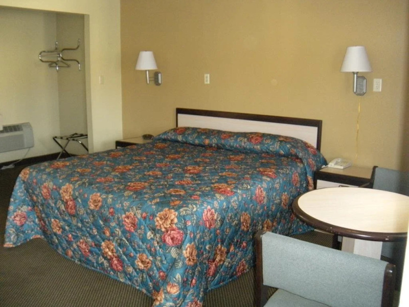 Lone Pine Budget Inn