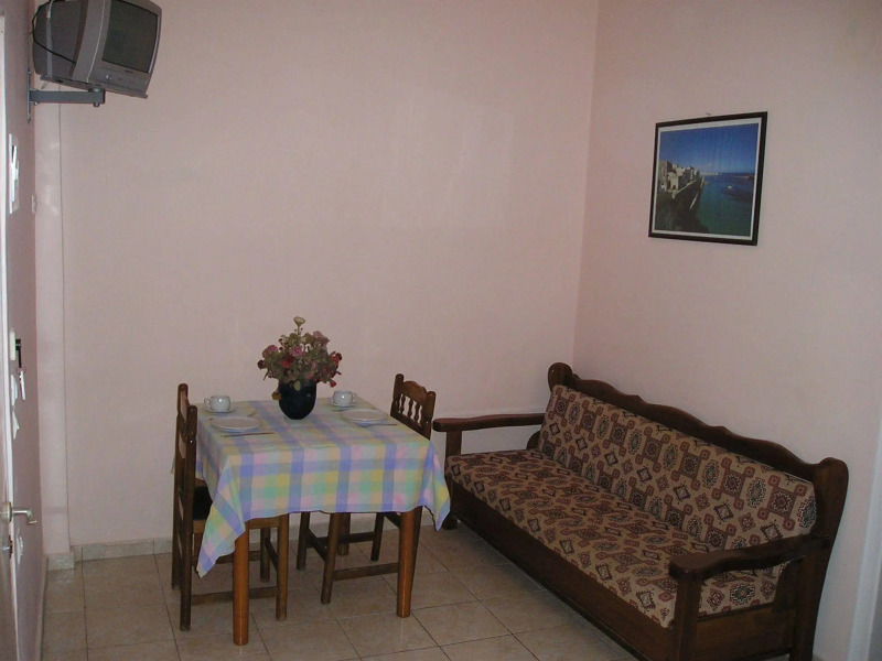 River Studios & Apartments